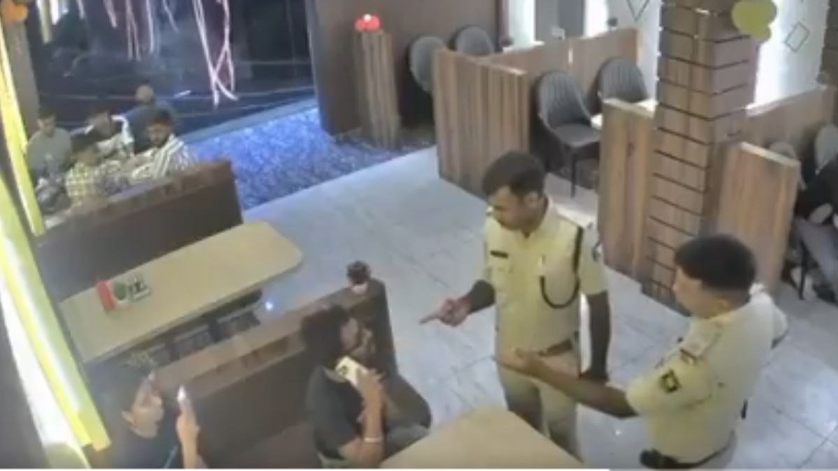 Bihar Police Misbehave Viral Video