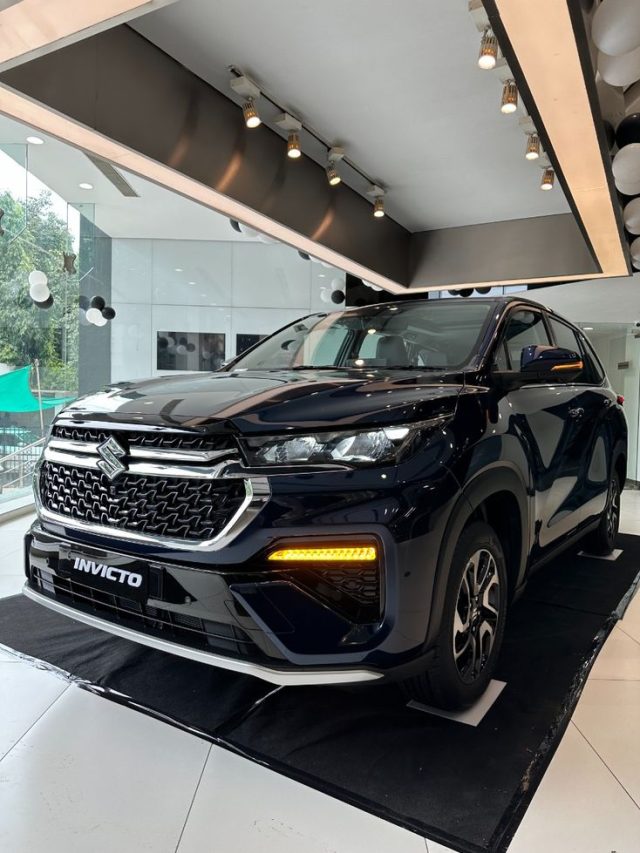 top 8 seater cars  बड़ी फैमिली के लिए बेस्ट हैं ये 8 सीटर गाड़ियां  यहां देखें लिस्ट