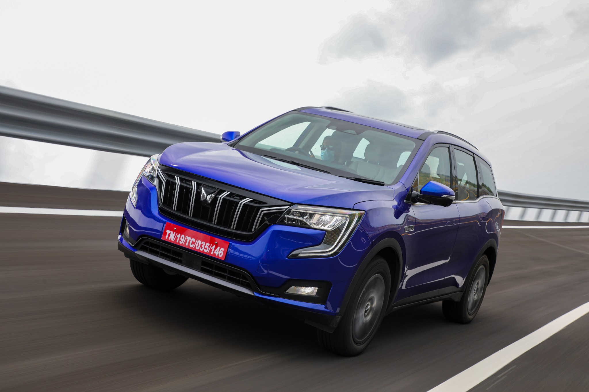 Mahindra XUV 700 2025