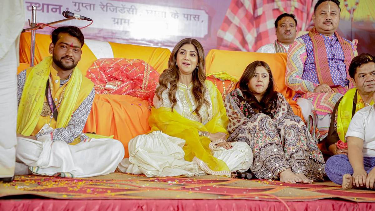 Bollywood stars in Padyatra- Source : Social Media