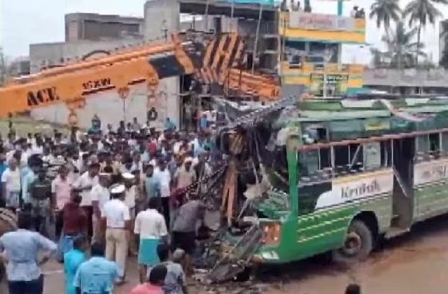 Tamil Nadu Bus Collide (credit-sm)