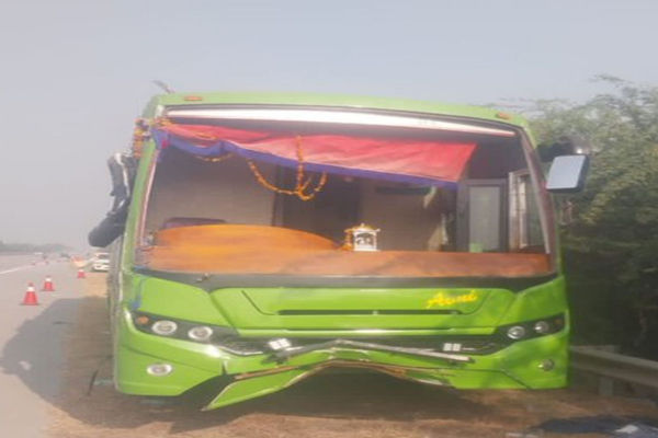 Yamuna Expressway Accident (credit-sm)