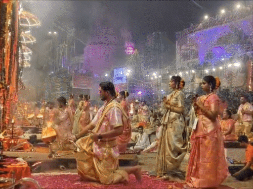 Kashi Mein Dev Deepawali (credit-sm)