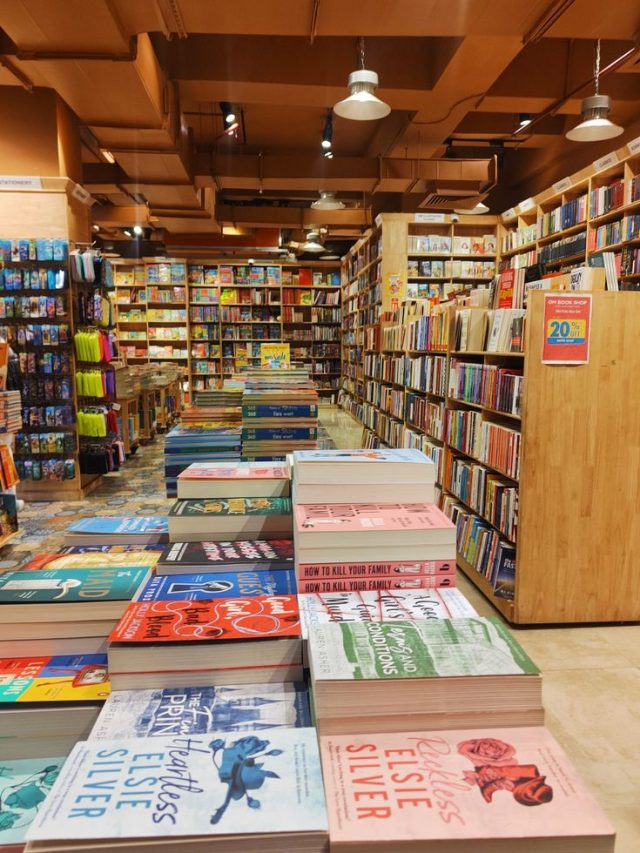 अगर आप भी किताब पढ़ने के हैं शौकीन  तो दिल्ली की इन 7 जगहों को करें एक्स्प्लोर