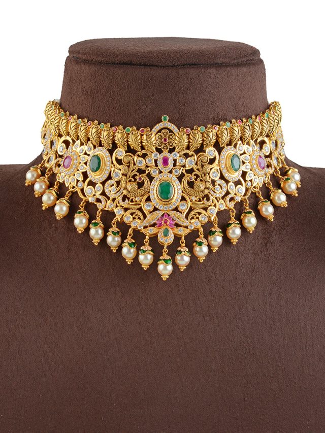 ब्राइडल लुक की खूबसूरती बढाएंगे ये 22k गोल्ड के लेटेस्ट चोकर डिज़ाइन