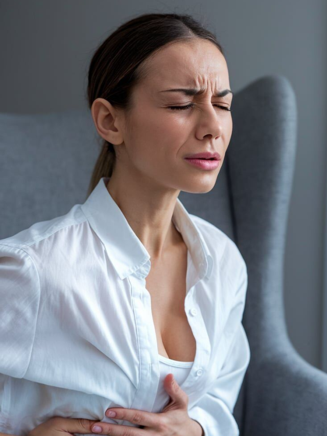 damaged liver symptoms  लिवर खराब होने पर पैरों में दिखते हैं ये लक्षण