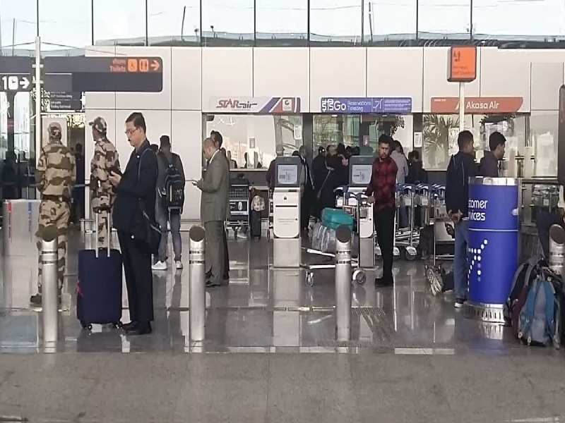 Amausi Airport Lucknow Heart Attack News