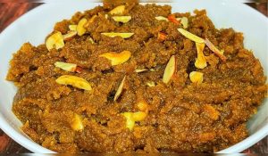 Besan-Gud Halwa Recipe