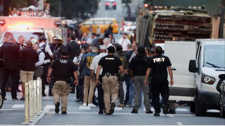 Bondi Beach Shooting Viral Video ( credit S-M )