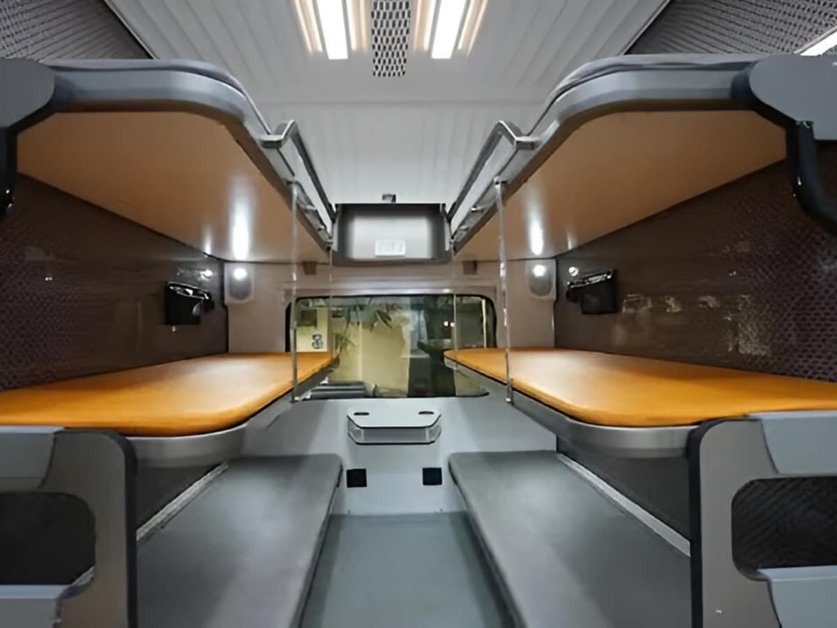 Vande Bharat Sleeper Train (SOURCE-SM)