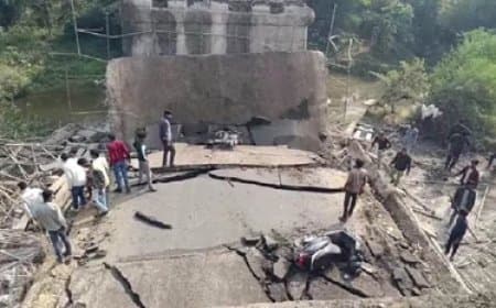 MP Bridge Collapse (CREDIT S-M)