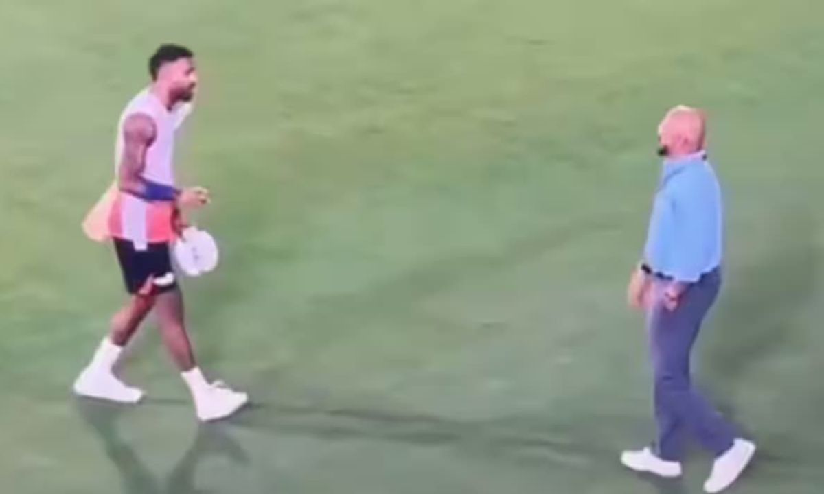 Hardik Pandya Angry on Murali Kartik