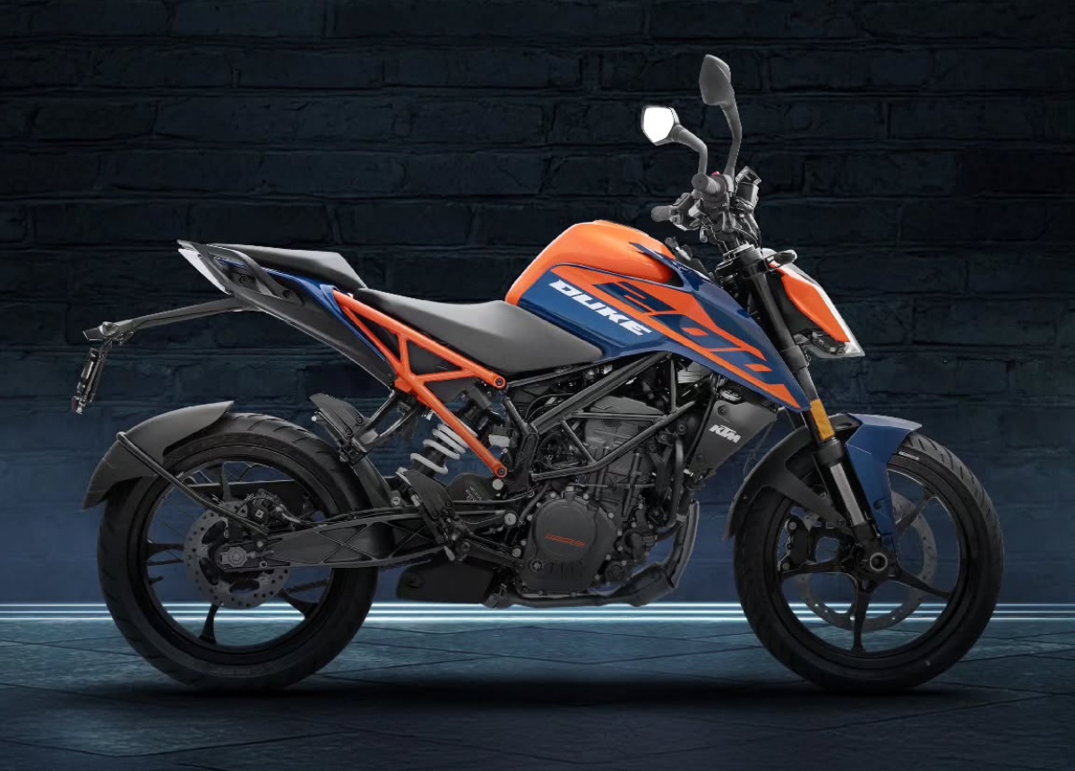 2026 KTM 250 200 Duke Comparison