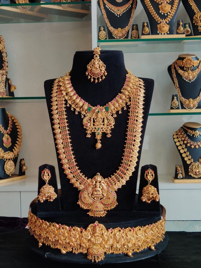 GOLD SILVER RATE TODAY 03 MAR: होली से पहले फीका पड़ा सोने का रंग, चांदी 3 लाख के पार, जानें आज का ताजा भाव