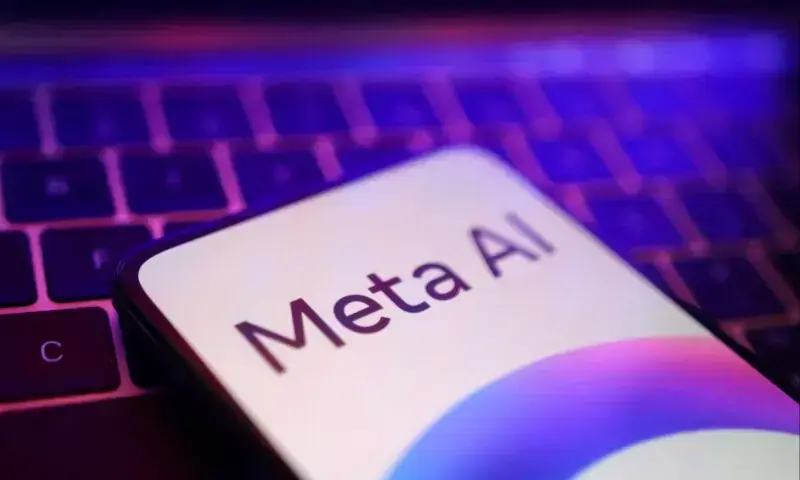 Meta AI Pendant (CREDIT-SM)