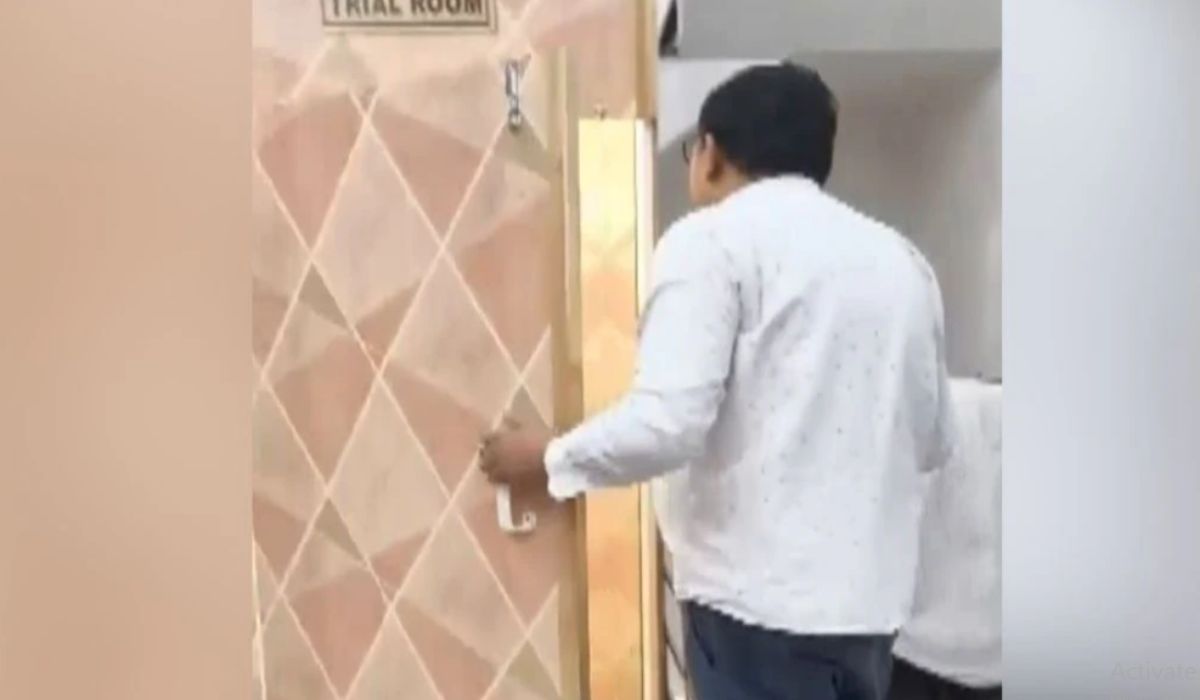 Hidden Camera in Changing Room (Credit S-M)
