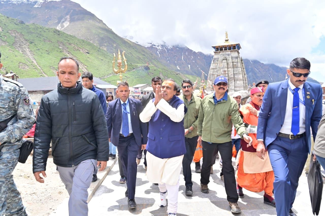 केदारनाथ धाम पहुंचे