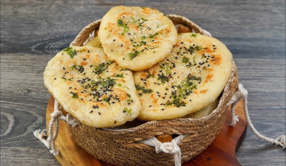 Crispy stuffed Amritsari Kulcha