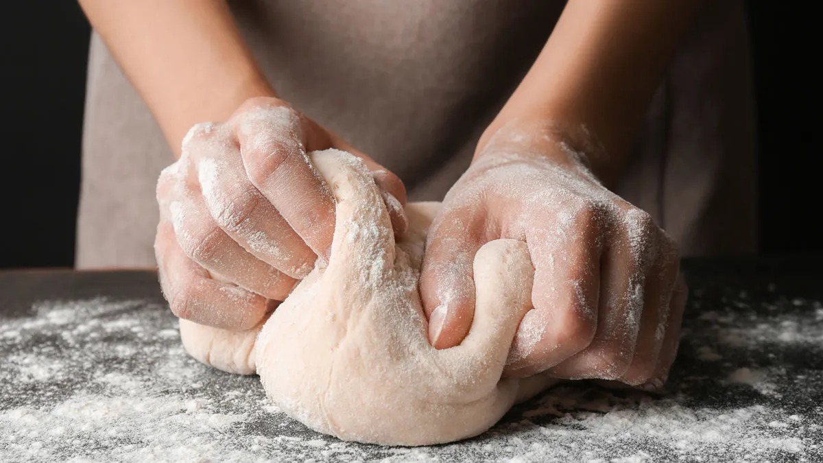 flour kneading