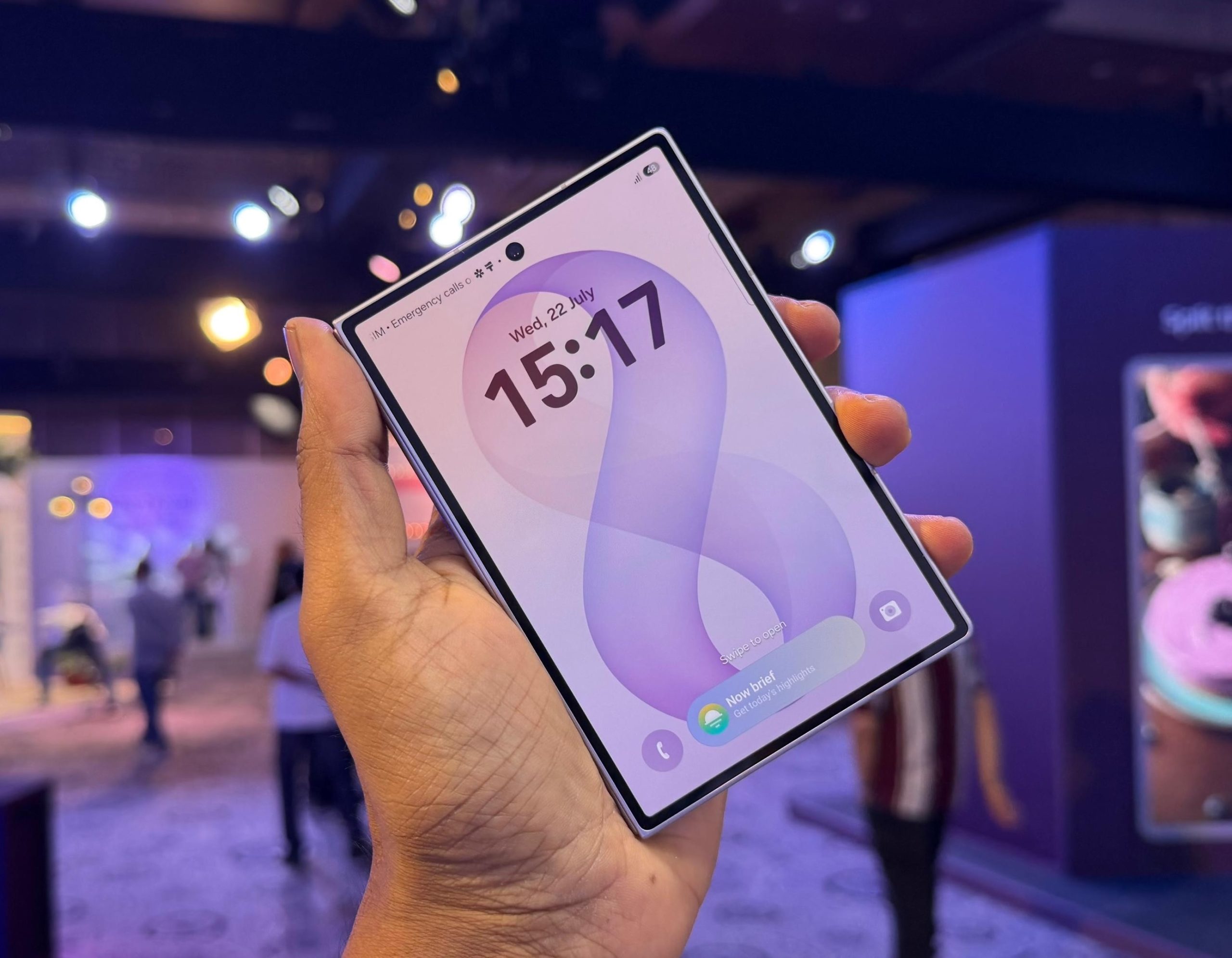 Galaxy Fold8 First Impressions (credit social media )