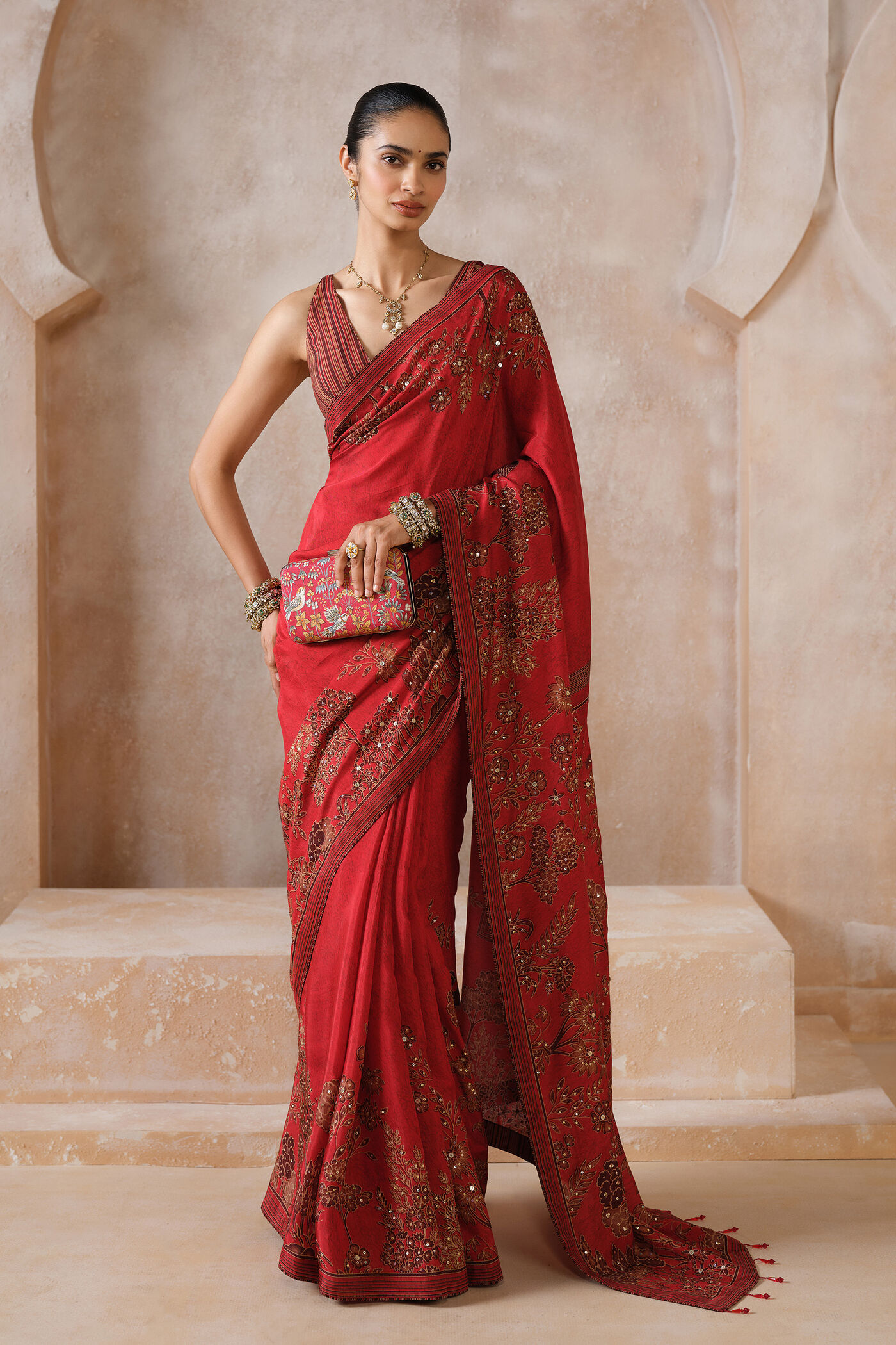 Navratri Outfit Ideas for Women( SOURCE: SOCIAL MEDIA)