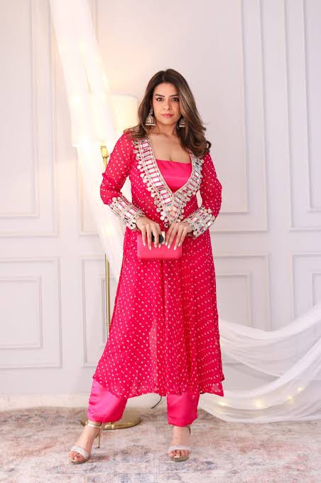 Navratri Outfit Ideas for Women( SOURCE: SOCIAL MEDIA)